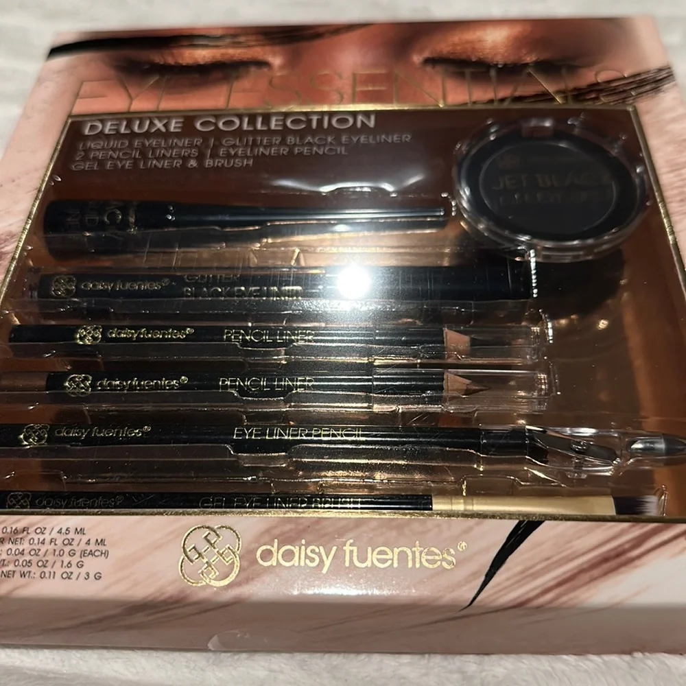 DAISY FUENTES EYE ESSENTIALS Deluxe Eyeliner Collection.